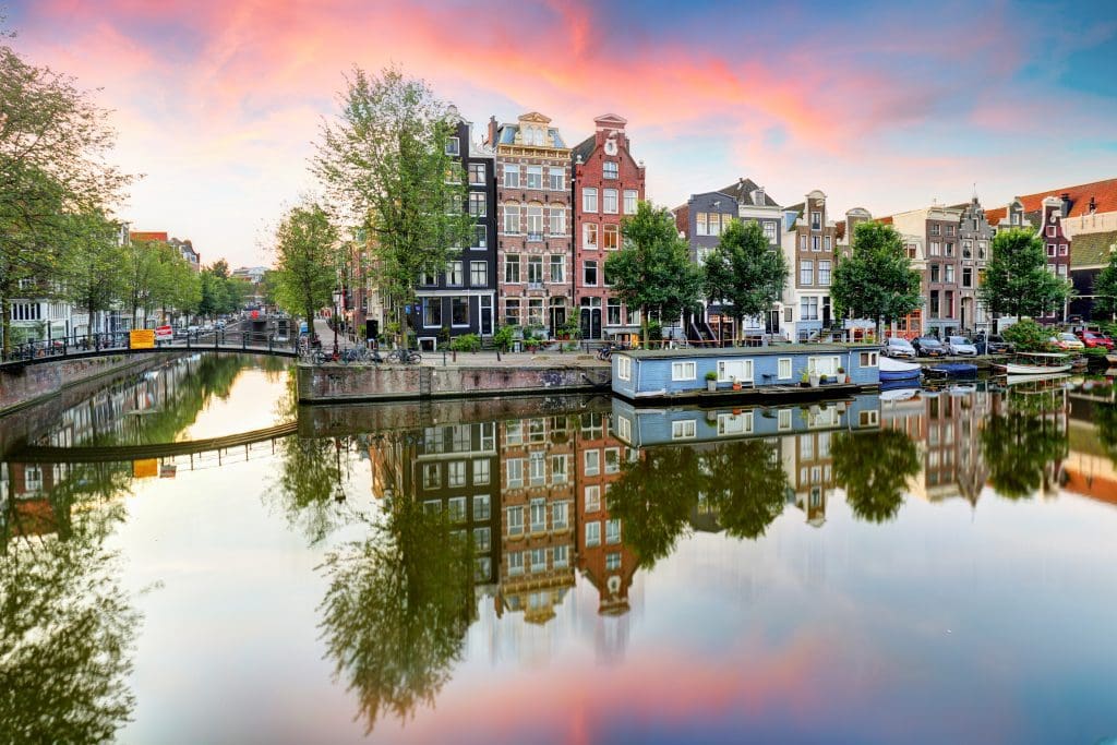 Would you like to establish a company in Amsterdam?