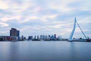 Goedkope kantoorkamer huren in Amsterdam of Rotterdam?